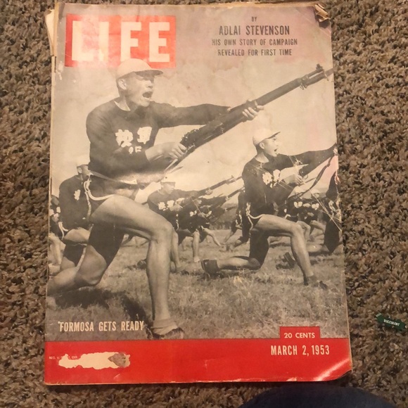 Life magazines - Picture 2 of 4